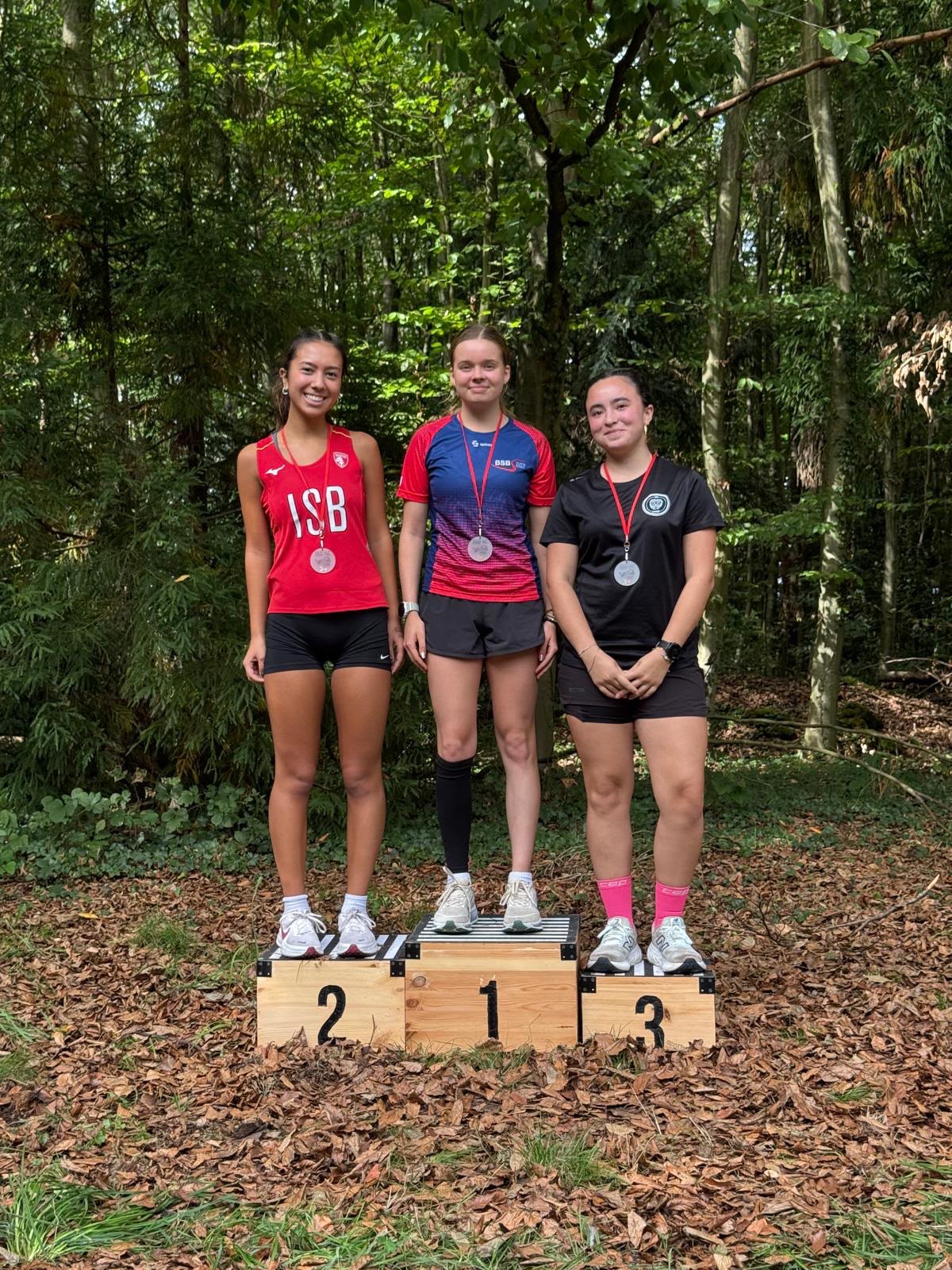 Cross Country Team in Dusseldorf for First Race of the season