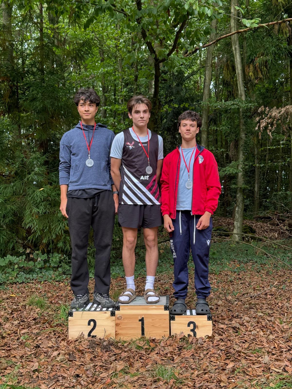 Cross Country Team in Dusseldorf for First Race of the season