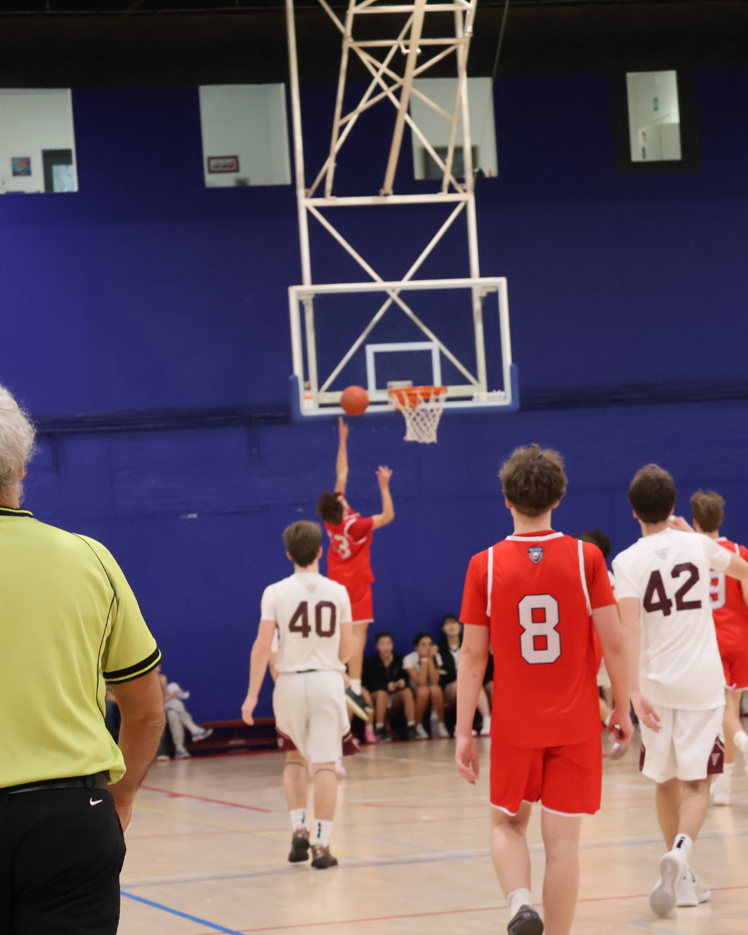 Floater over the defense