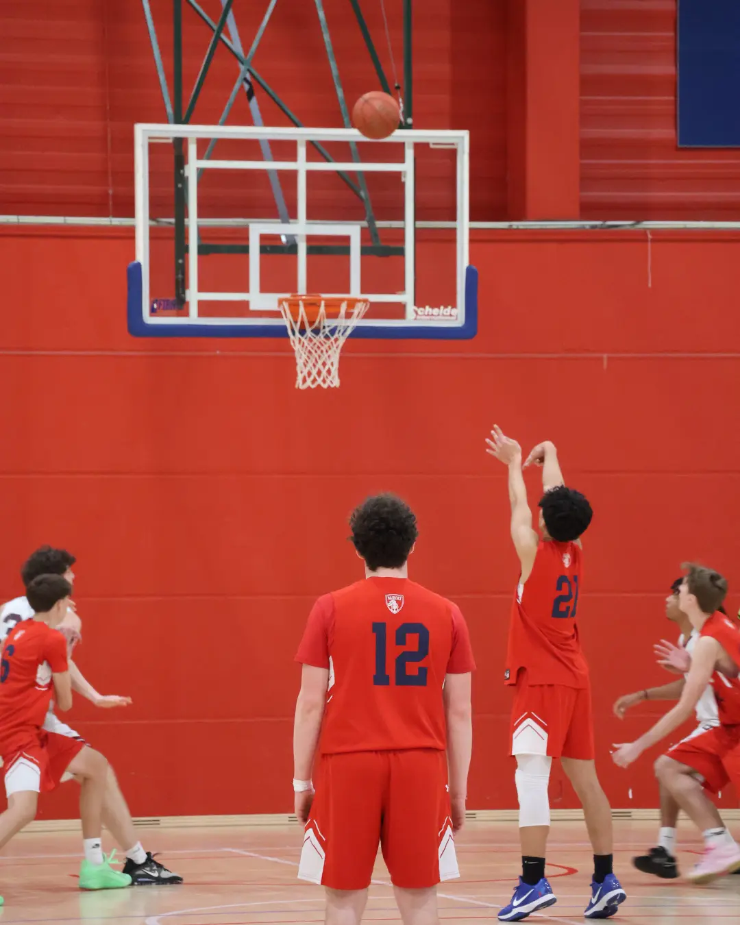 Jumper from the elbow