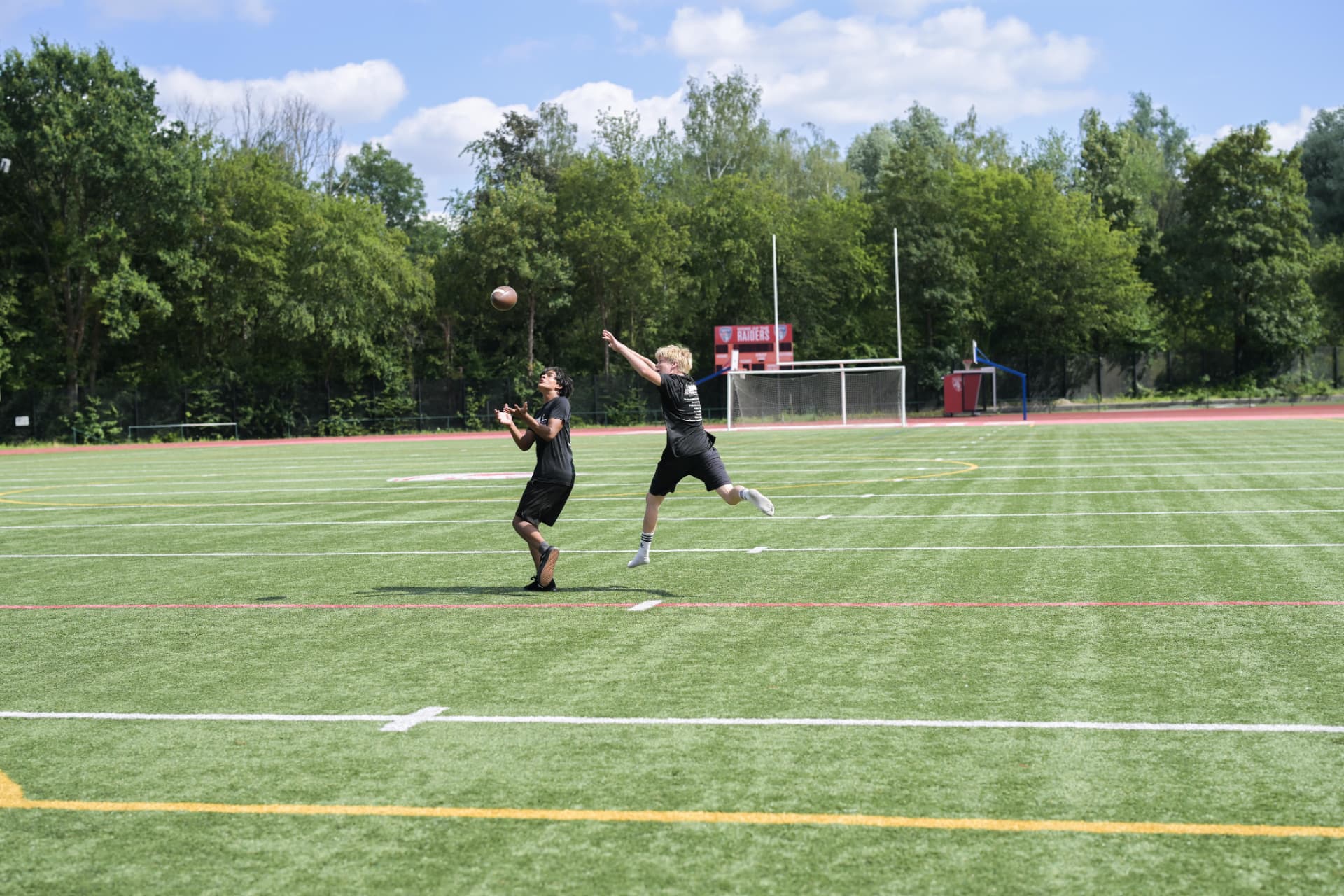 Tracking the deep ball under the goalposts