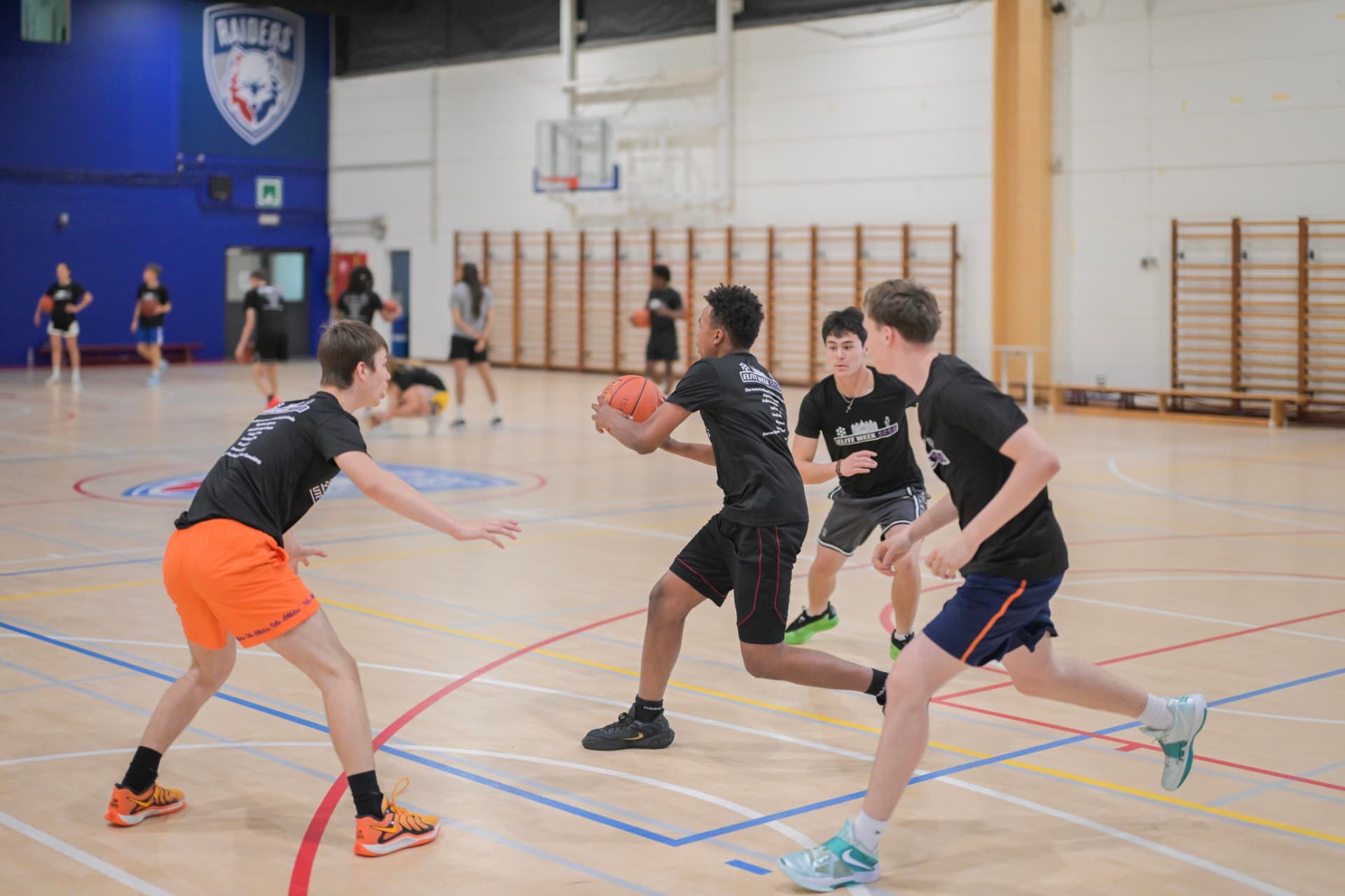 Attacking the lane in a live rep